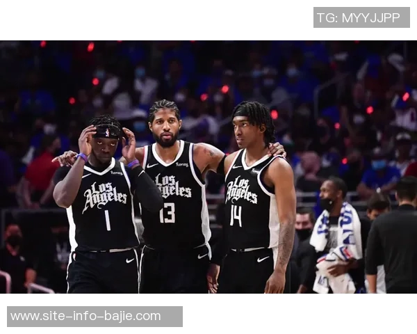 杰伦布朗狂砍42分展现超强火力次节独得18分助球队逆转局势